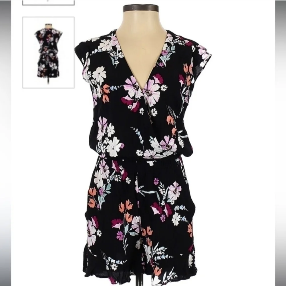 NWT, Ann Taylor LOFT, Black Garden Floral Ruffle Romper Size Medium - Picture 3 of 11
